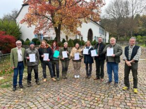 Hierzu gratulieren wir allen Teilnehmerinnen und Teilnehmer und wünschen ein kräftiges Falknersheil!
