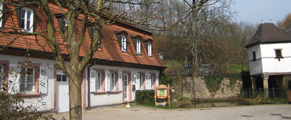 Hof der Jagdschule AJN,
Jagdschein machen in der Jagdschule AJN beim richtigen Ambiente